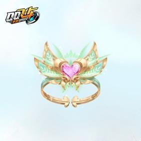 QQ飞车手游（金色环扣嵌粉心宝石）属性：情侣亲密度每日上限 10佩戴后聊天框有专属标识